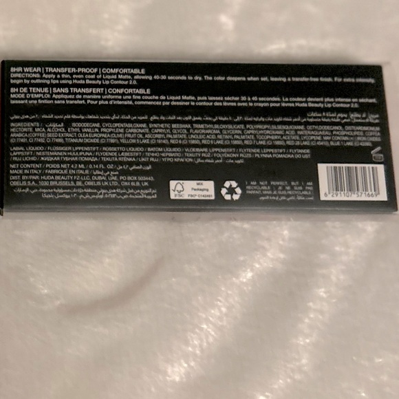 HUDA BEAUTY Liquid Matte Ultra-Comfort Transfer-Proof Lipstick in Trophy Wife - Picture 7 of 9